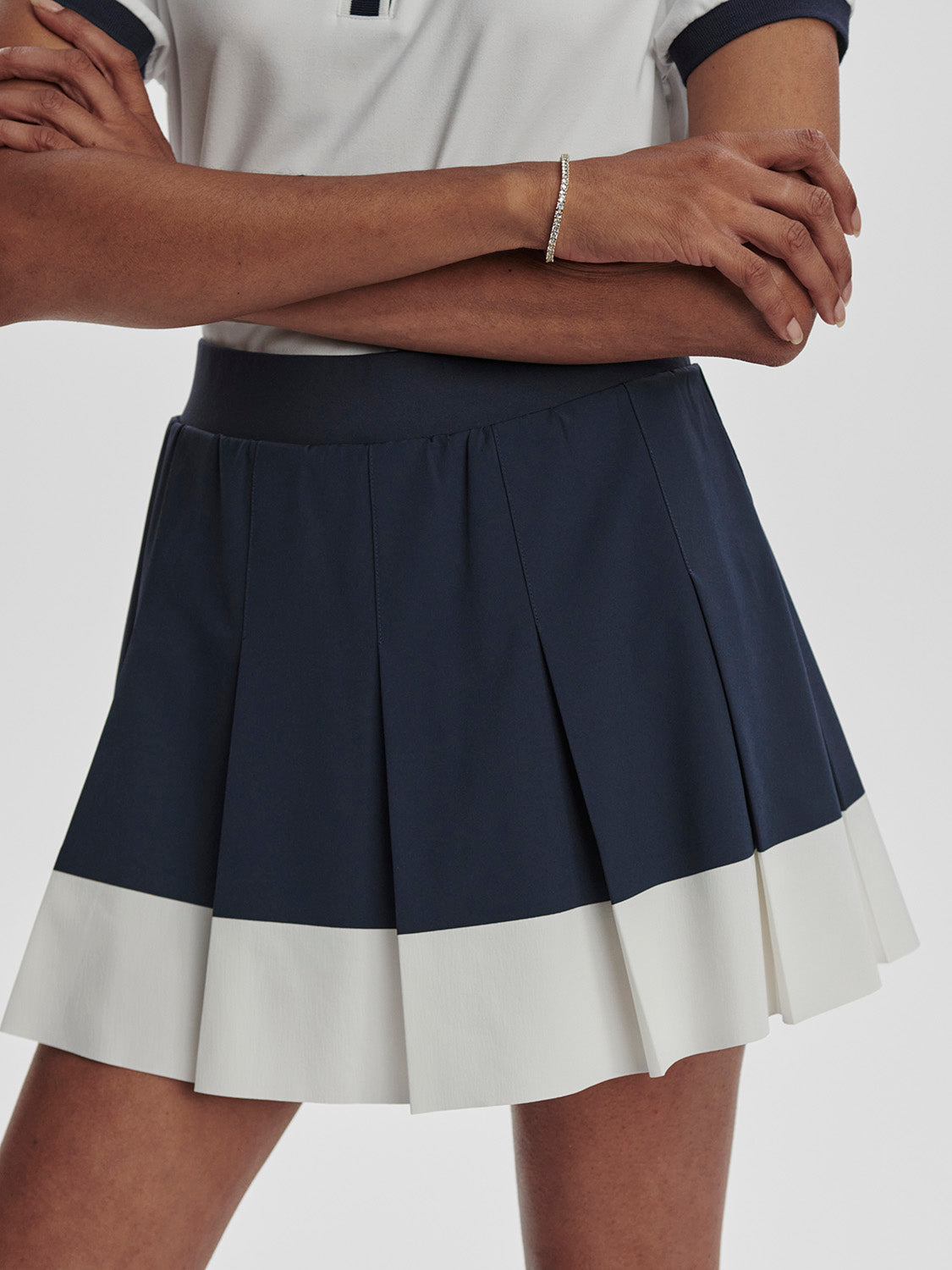 Varley Chase Mid Rise Tennis Skort 14.5 in Blue Nights
