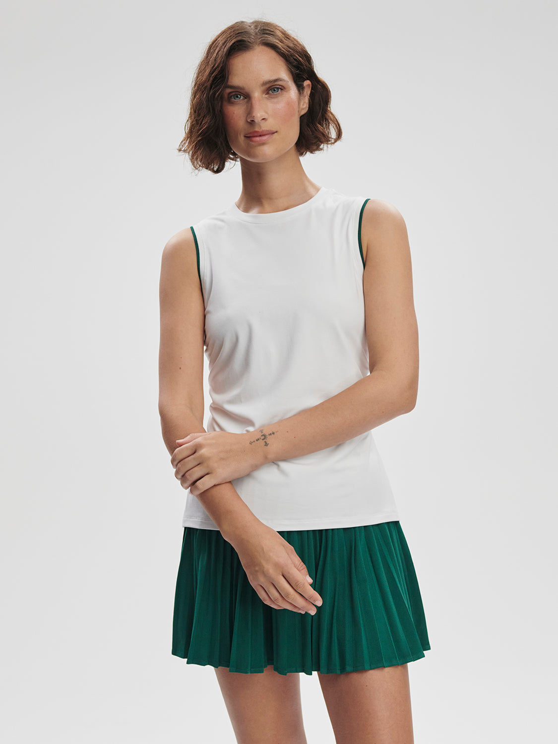 Varley Arton Performance Tank in Forest/White